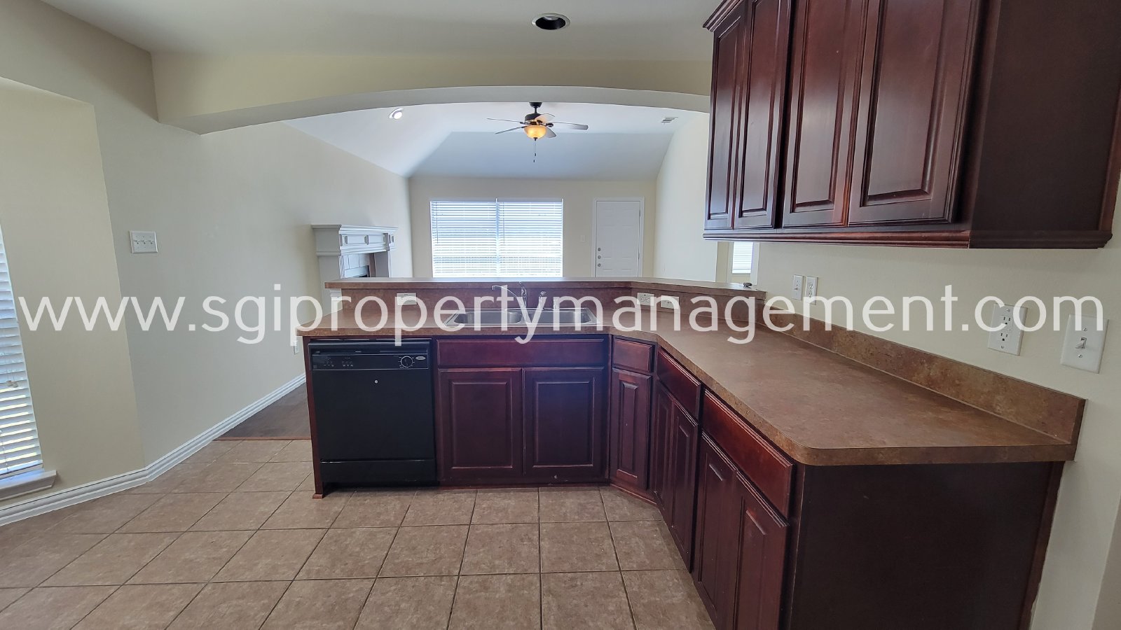 Beautiful 3 bedroom home ready for move-in property image