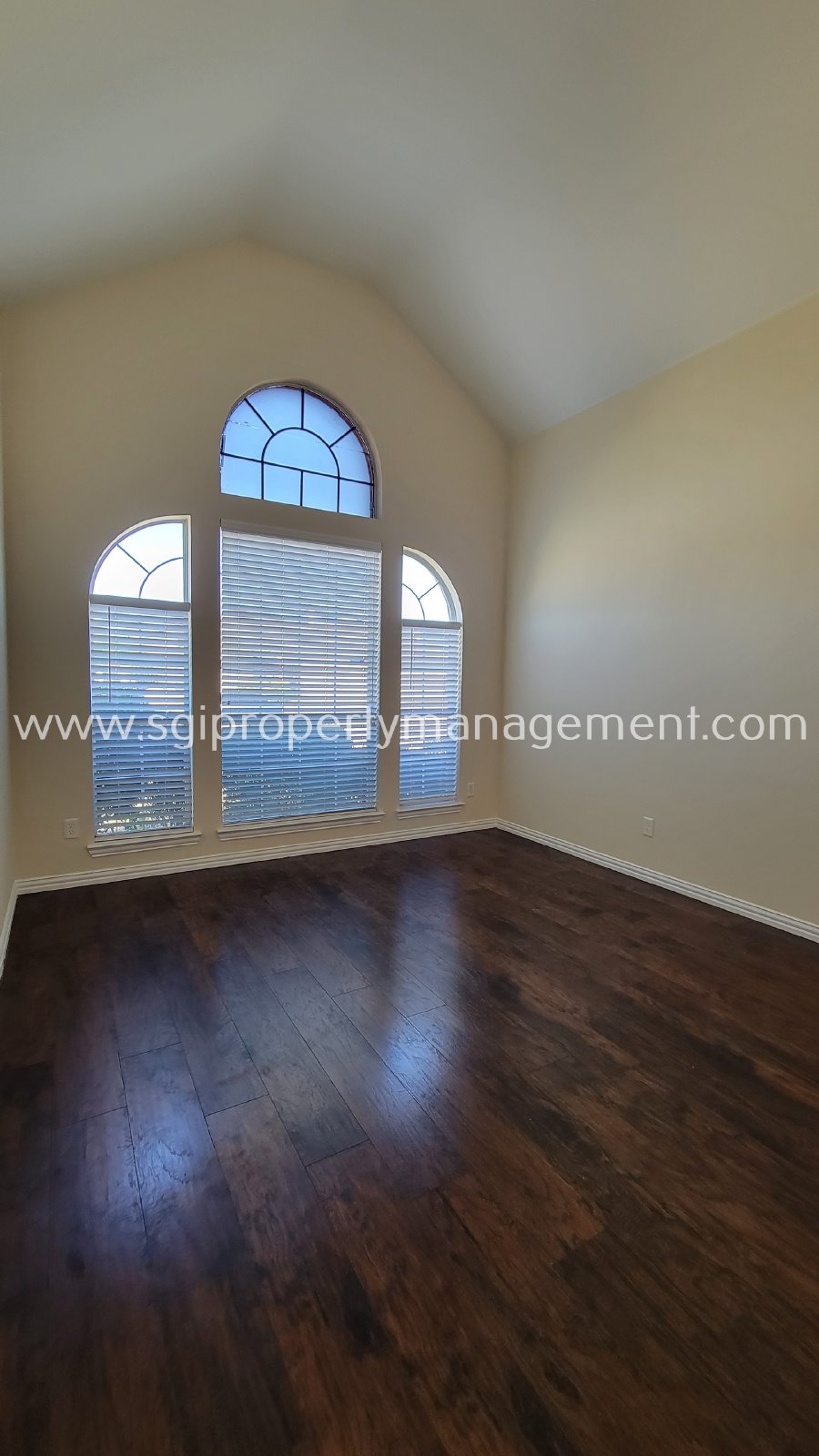 Beautiful 3 bedroom home ready for move-in property image