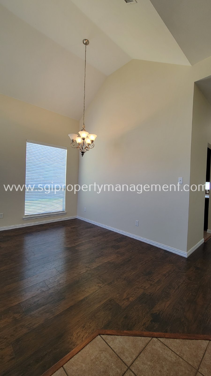Beautiful 3 bedroom home ready for move-in property image