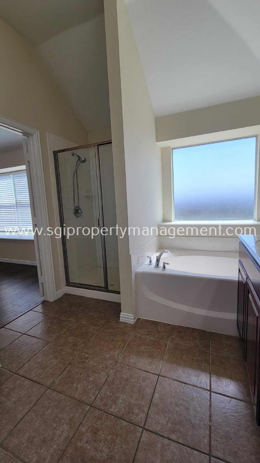 Beautiful 3 bedroom home ready for move-in property image