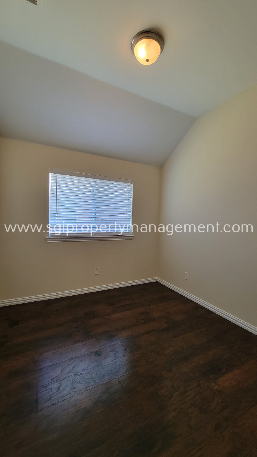 Beautiful 3 bedroom home ready for move-in property image