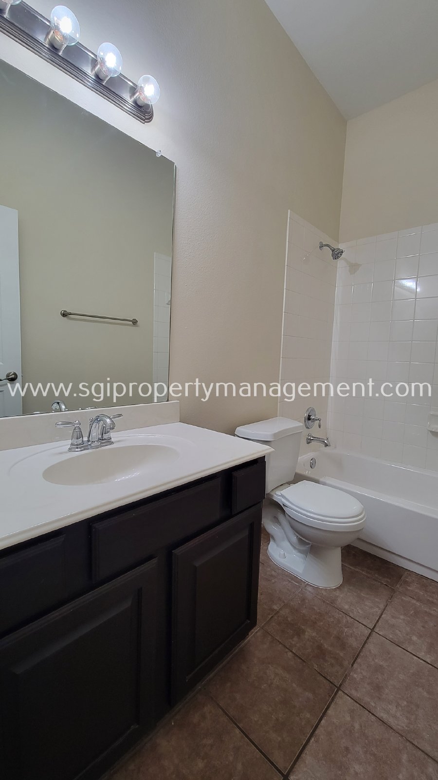 Beautiful 3 bedroom home ready for move-in property image