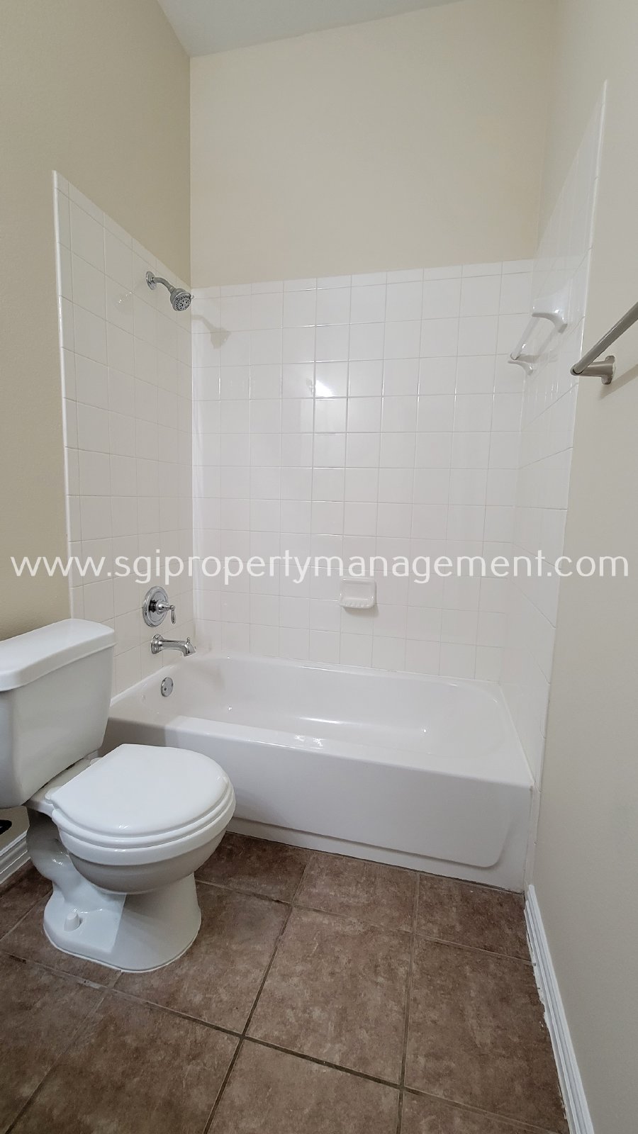 Beautiful 3 bedroom home ready for move-in property image