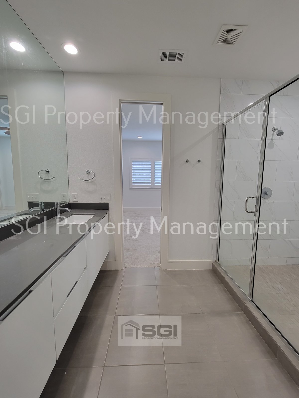 3 Story Townhouse in Fantastic Central Location with ROOFTOP Patio!! property image