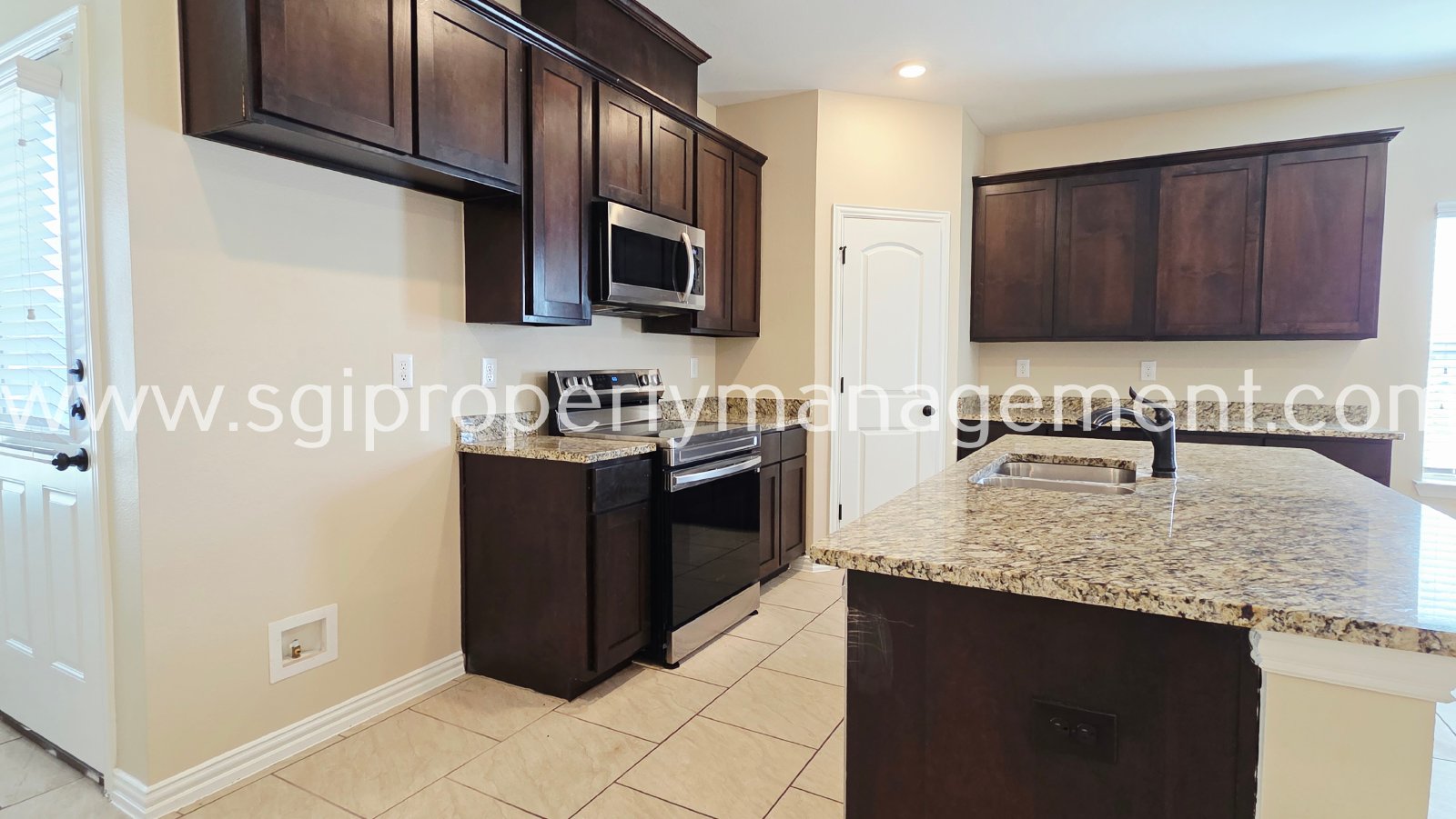 Beautiful 3 bedroom single level in Greenville property image