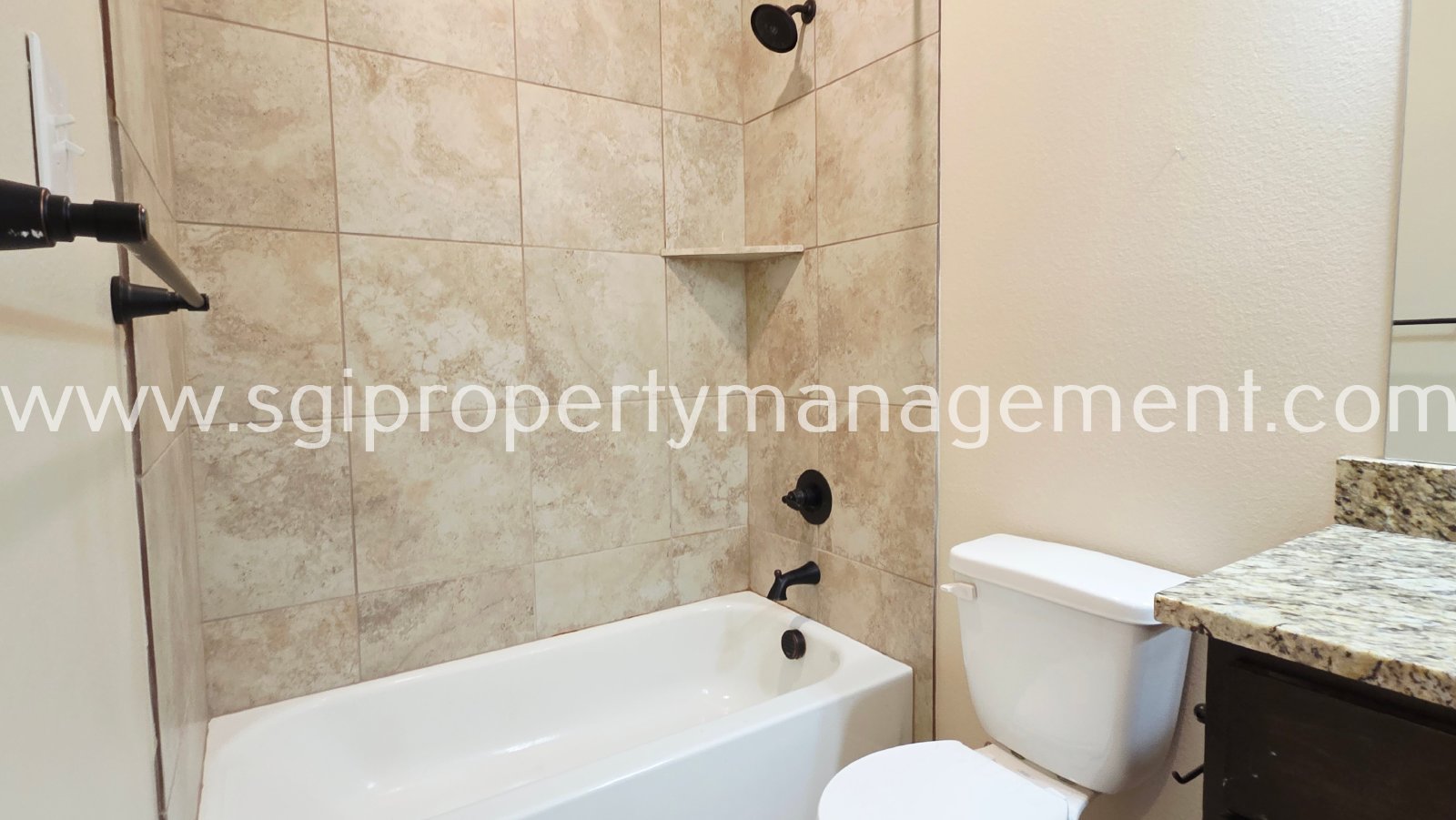 Beautiful 3 bedroom single level in Greenville property image