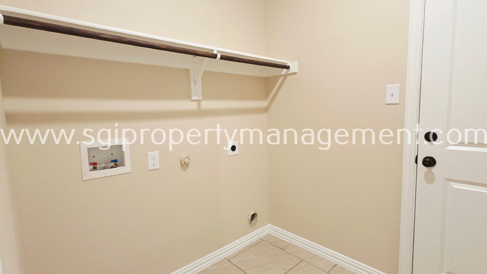 Beautiful 3 bedroom single level in Greenville property image
