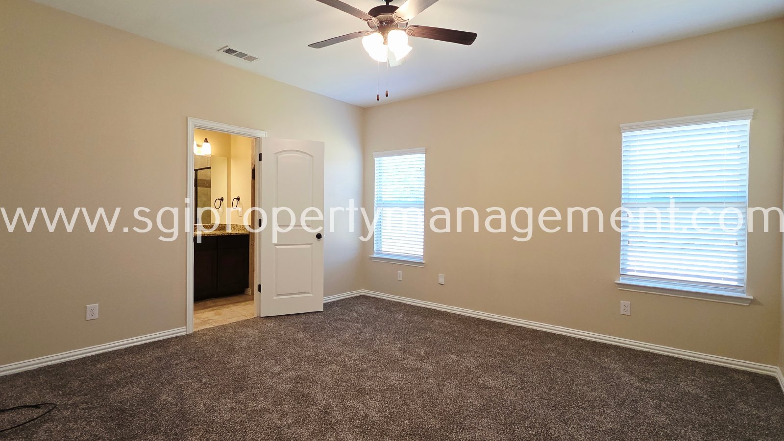 Beautiful 3 bedroom single level in Greenville property image