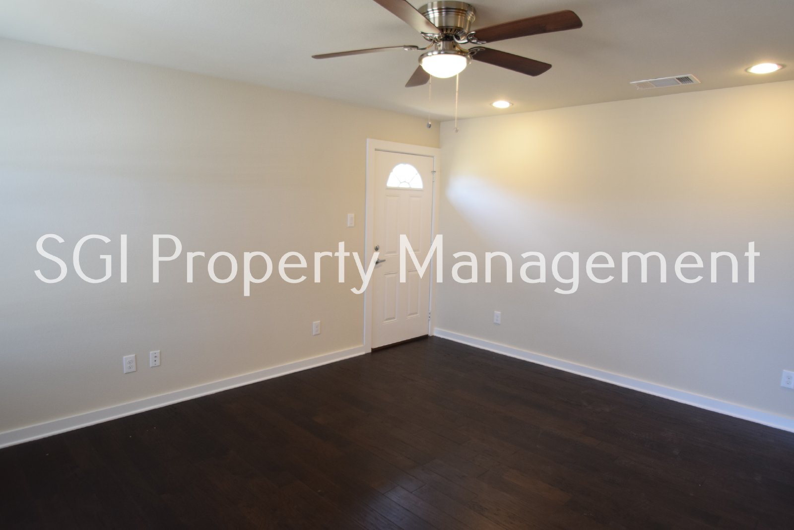 Adorable 3 bedroom with large yard property image