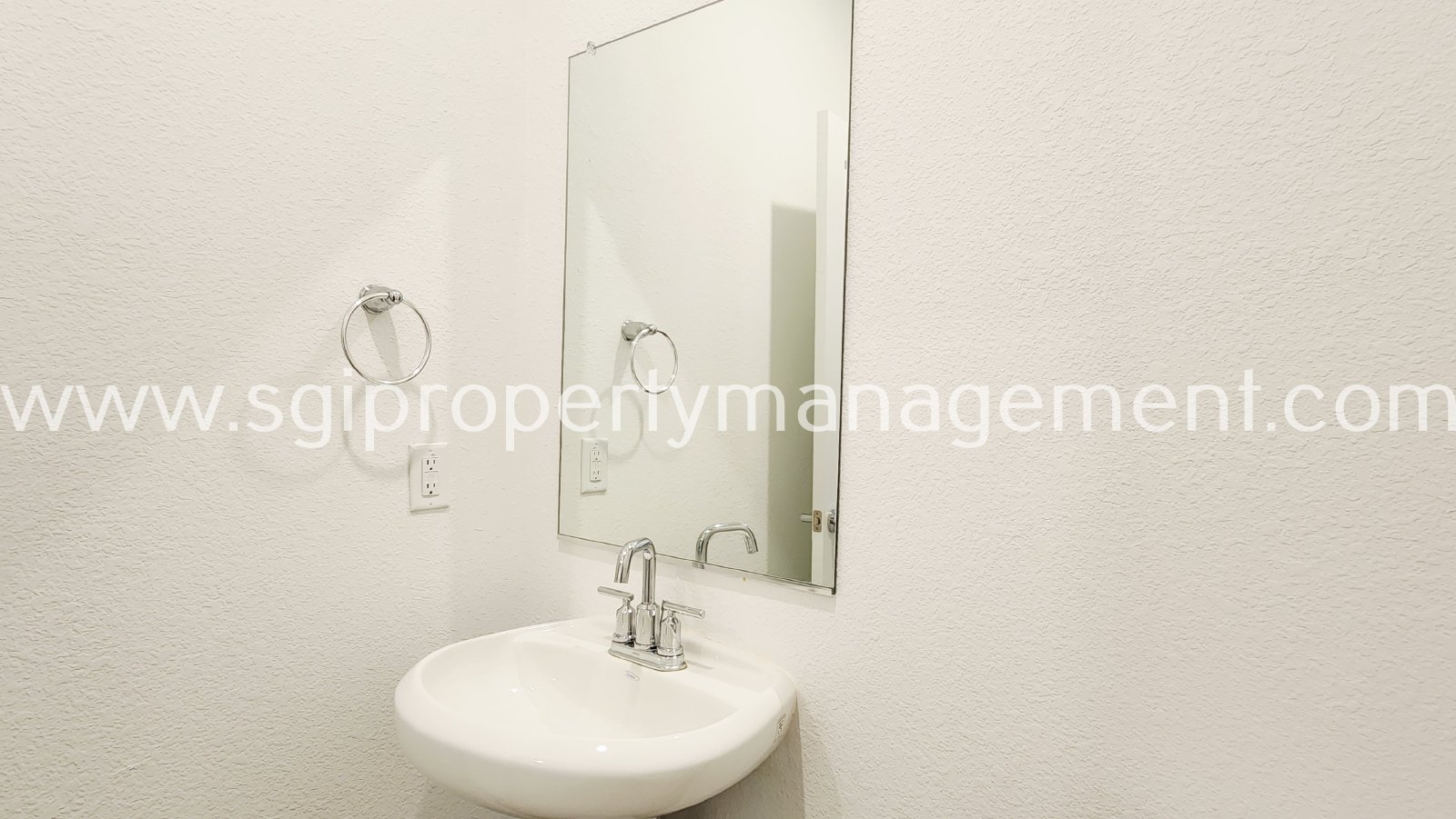 Stunning 4 bedroom, 3.5 bathroom home! property image