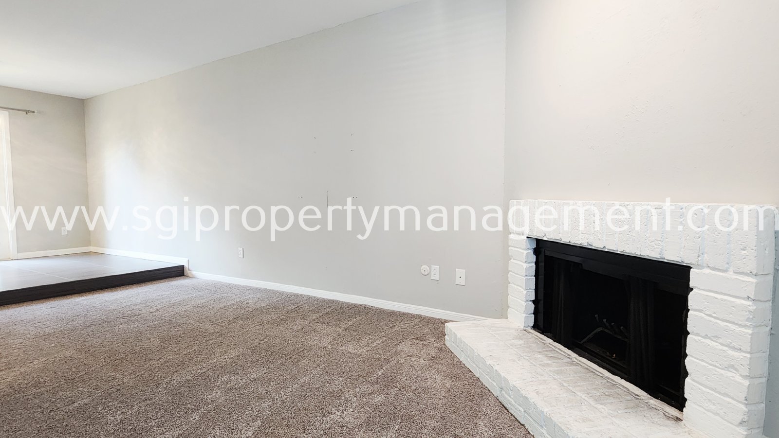 6646 E Lovers Ln property image