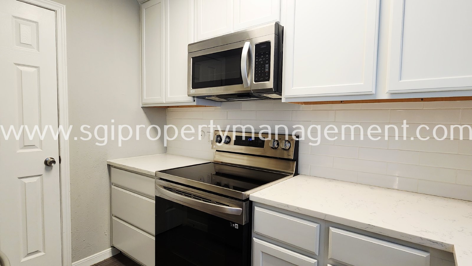 6646 E Lovers Ln property image