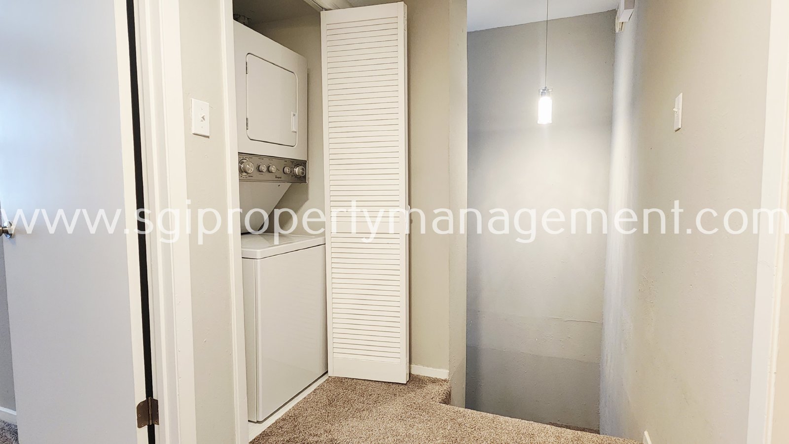 6646 E Lovers Ln property image