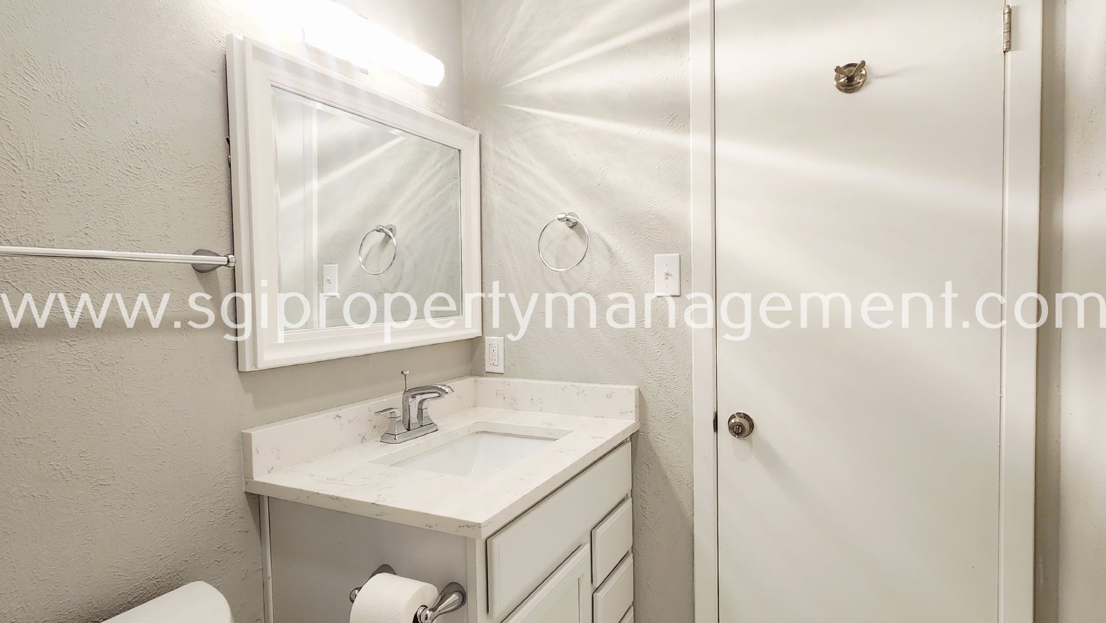 6646 E Lovers Ln property image