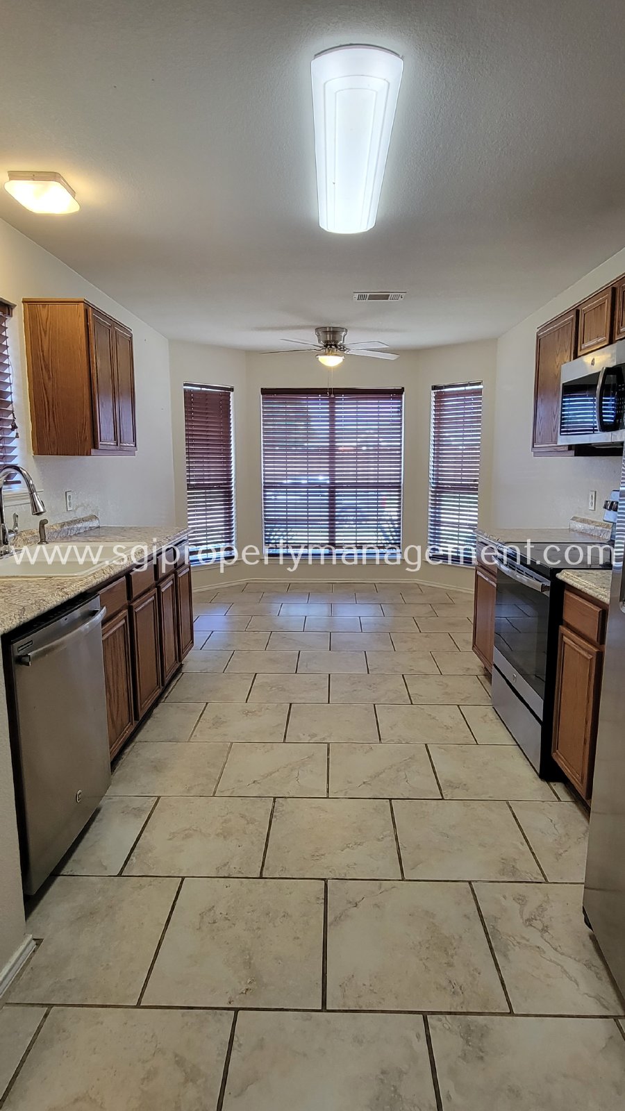 Move-in and enjoy this 3  bedroom with great community amenities property image