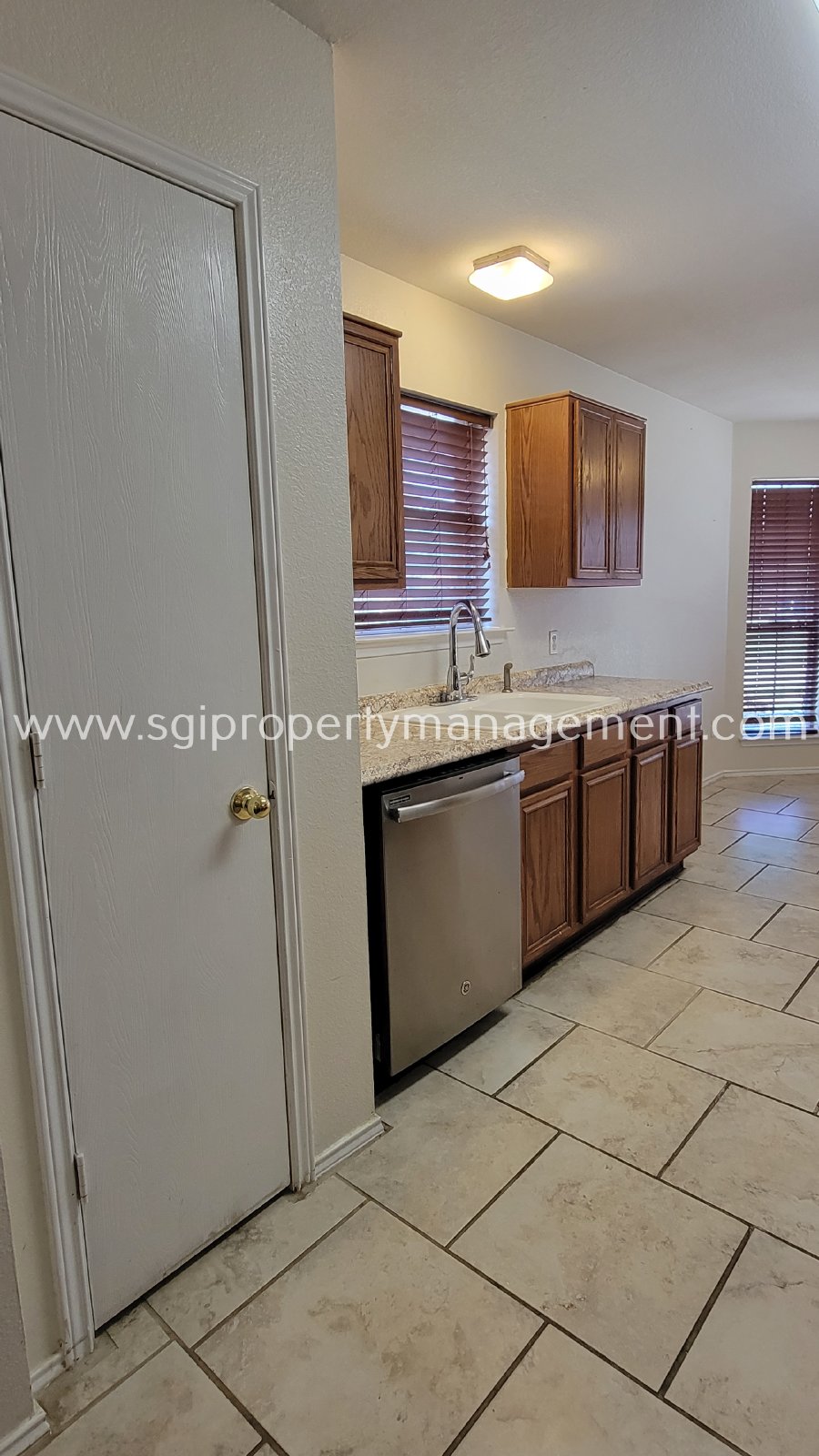 Move-in and enjoy this 3  bedroom with great community amenities property image