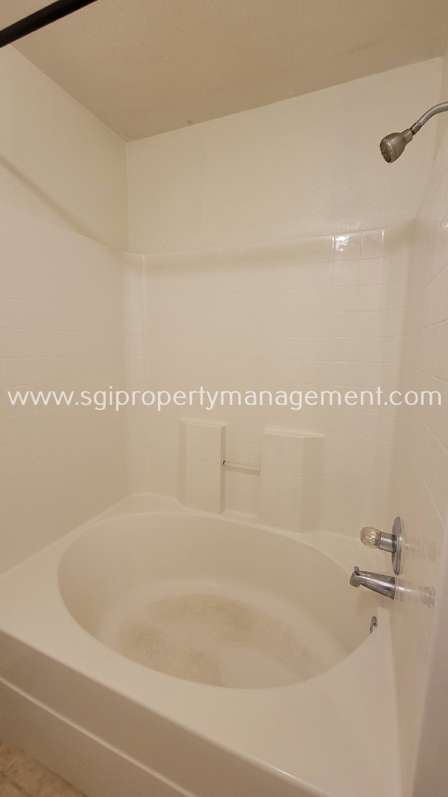 Move-in and enjoy this 3  bedroom with great community amenities property image