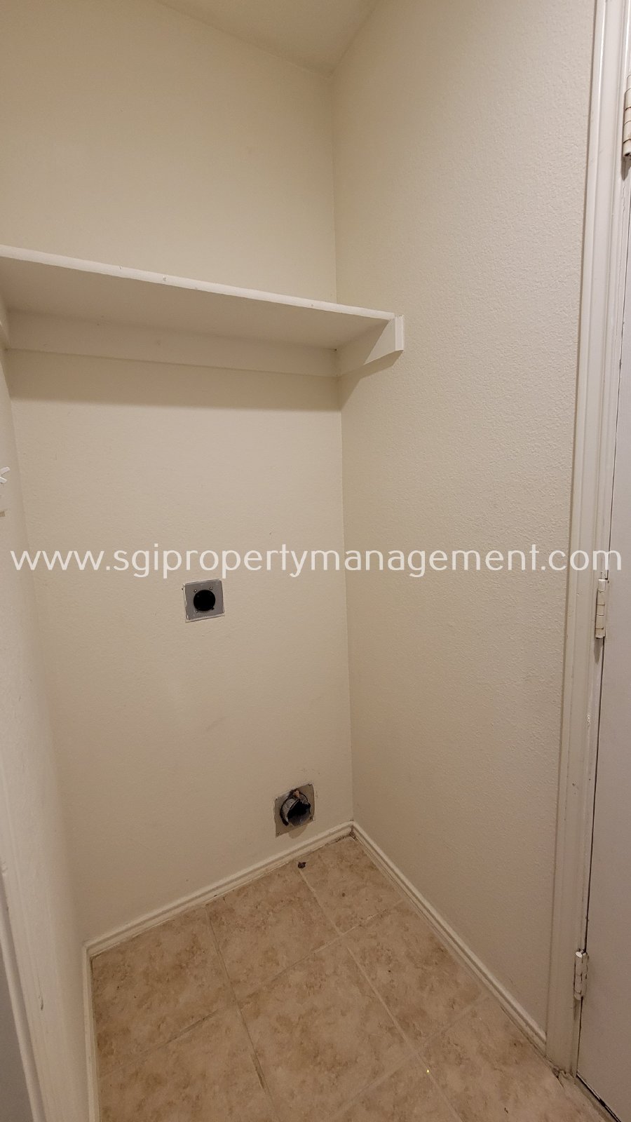 Move-in and enjoy this 3  bedroom with great community amenities property image