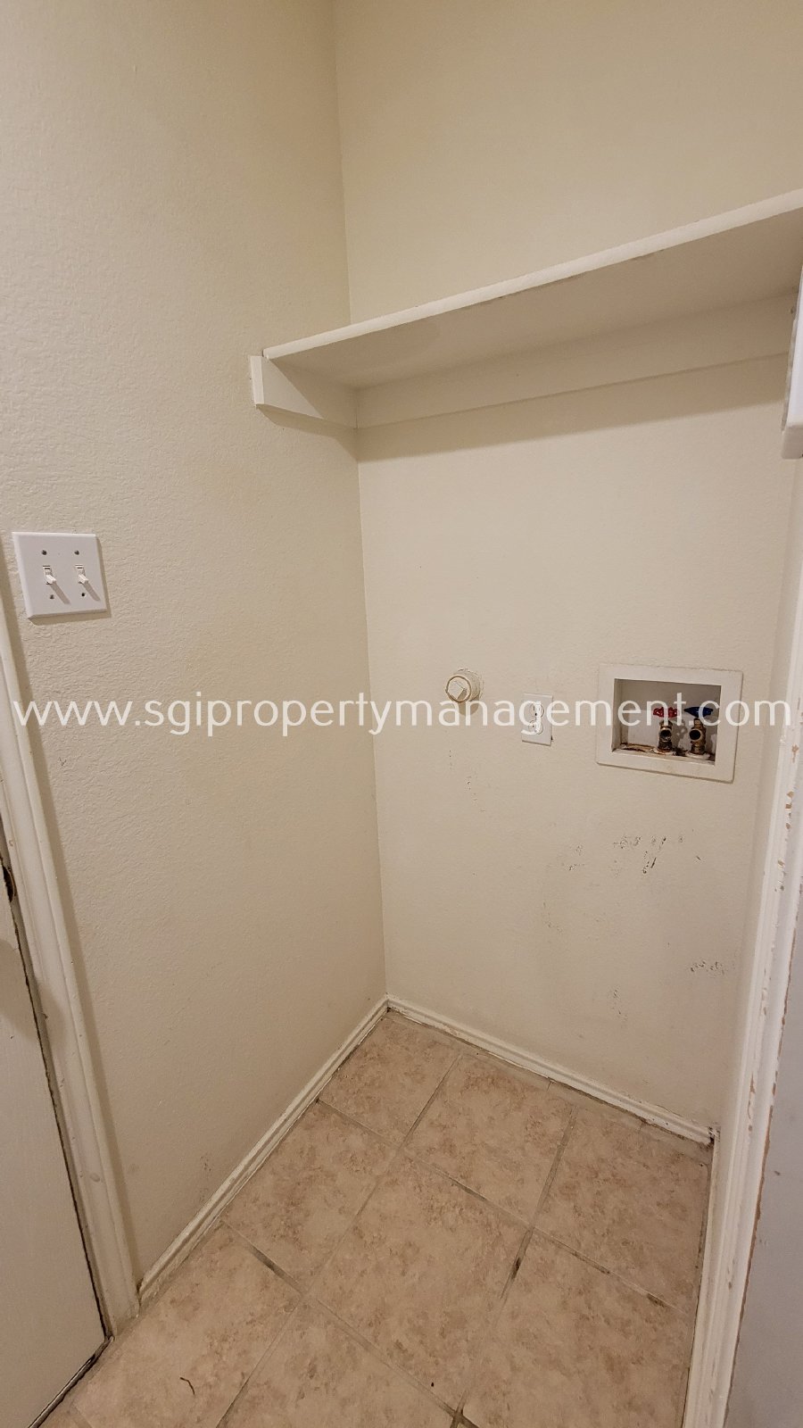 Move-in and enjoy this 3  bedroom with great community amenities property image