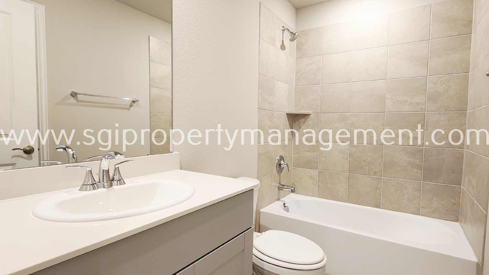 Gorgeous new build ready for move in property image