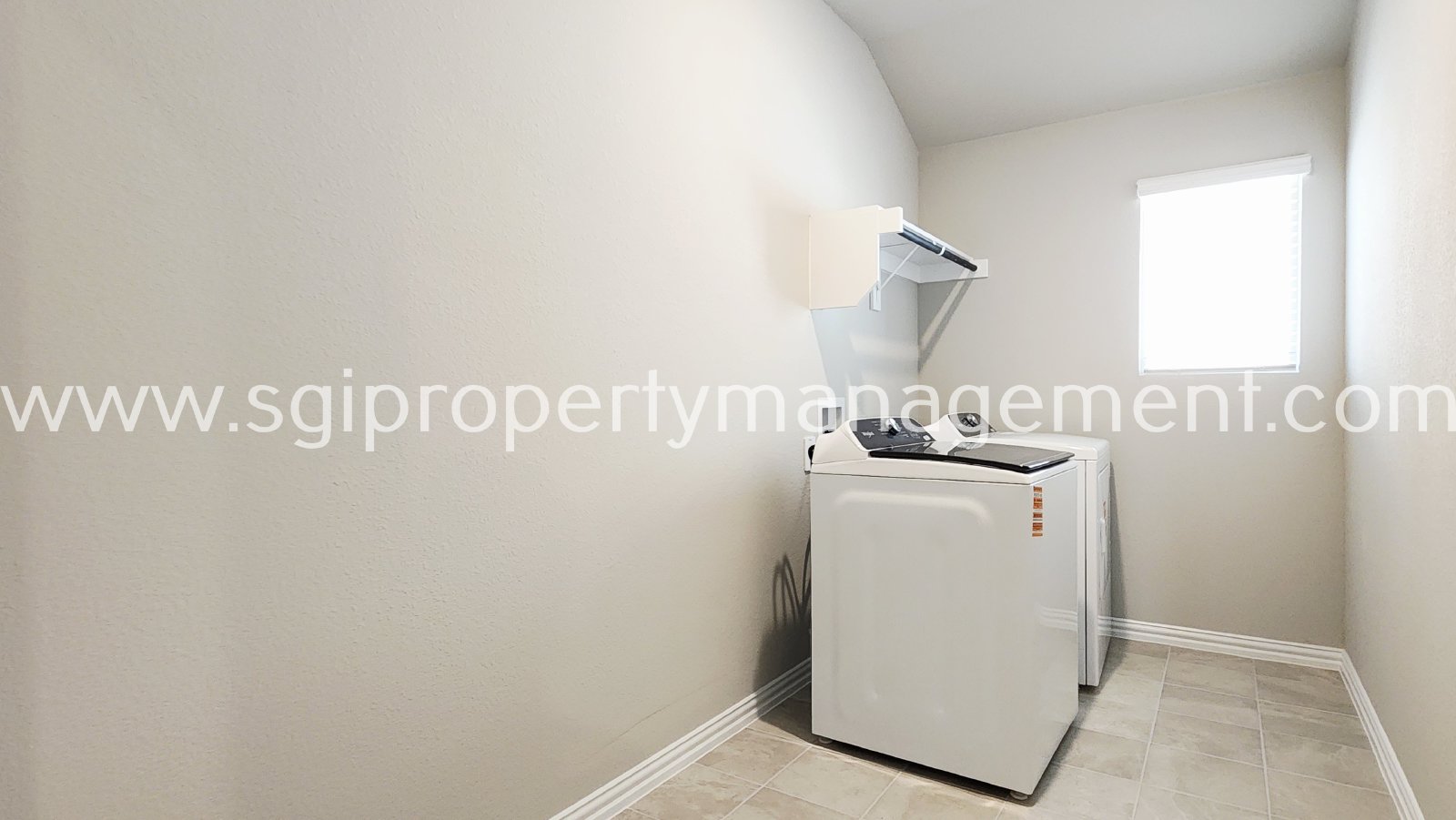 Gorgeous new build ready for move in property image