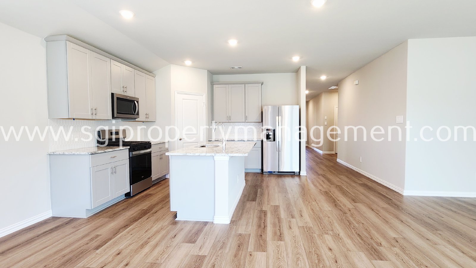 Gorgeous new build ready for move in property image