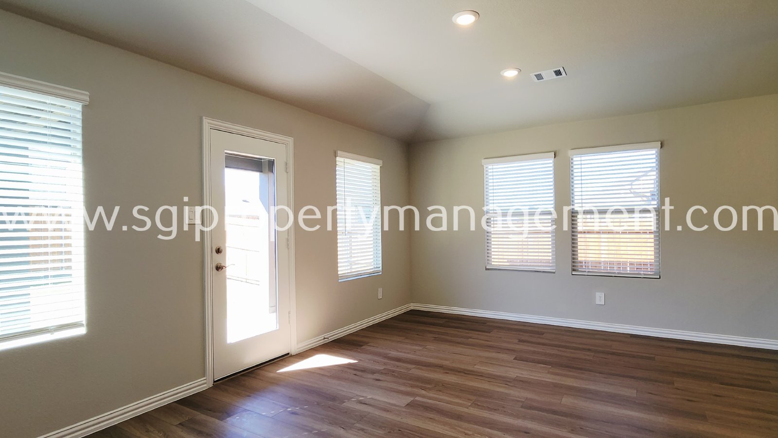 Gorgeous new build ready for move in property image