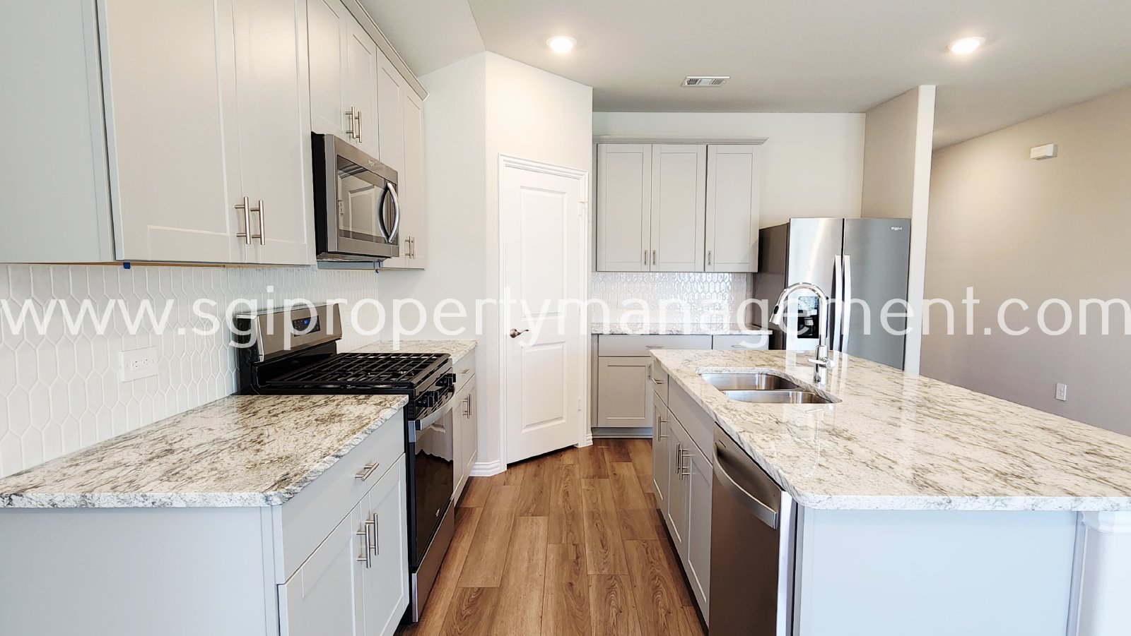 Gorgeous new build ready for move in property image