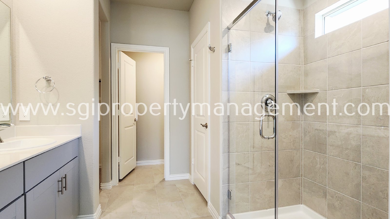 Gorgeous new build ready for move in property image