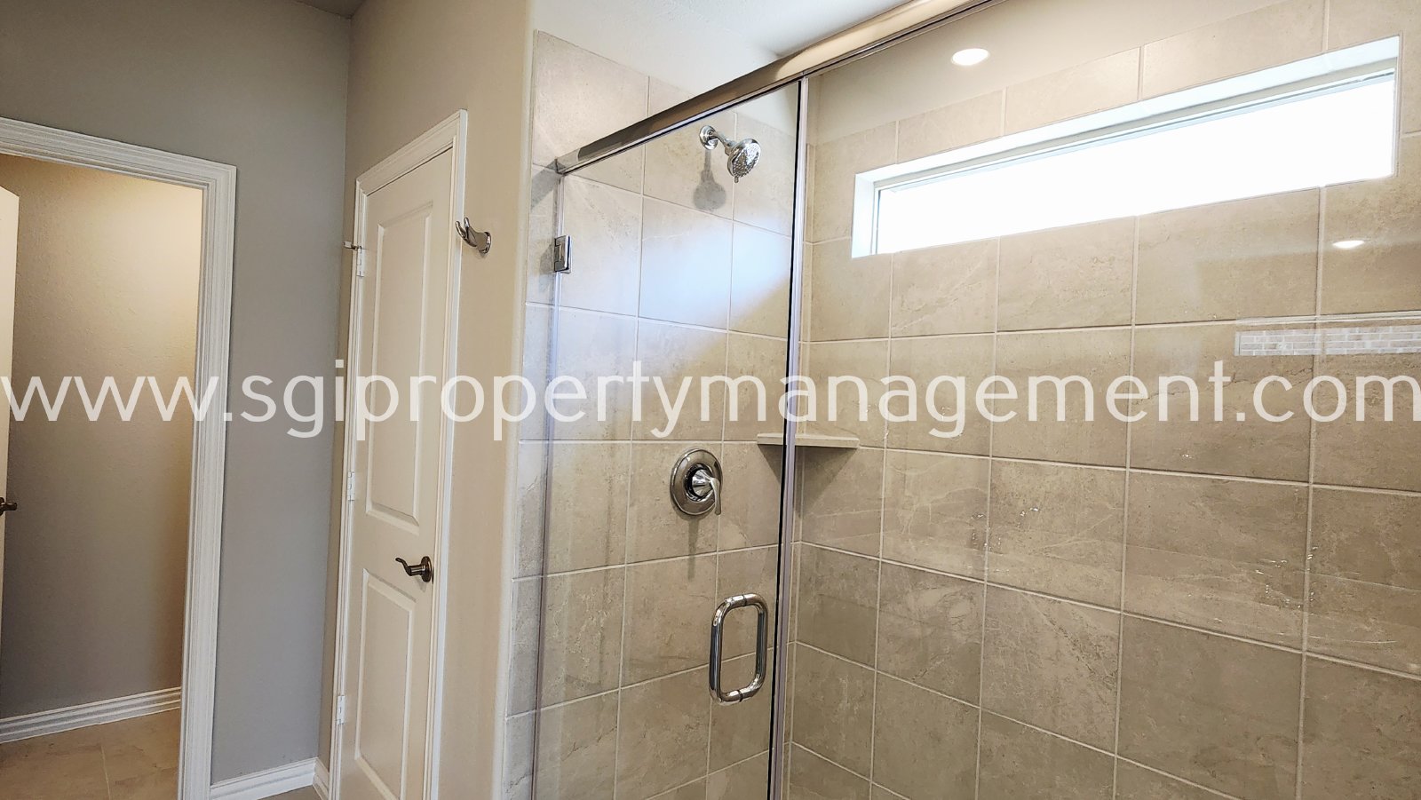 Gorgeous new build ready for move in property image