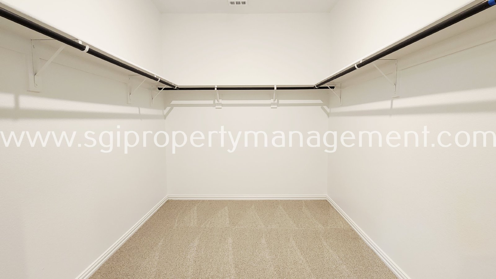 Gorgeous new build ready for move in property image