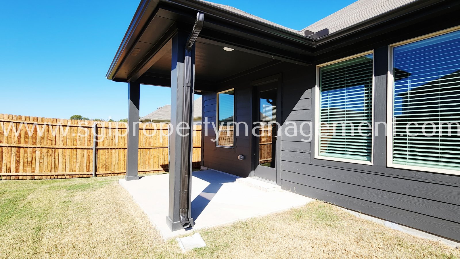 Gorgeous new build ready for move in property image