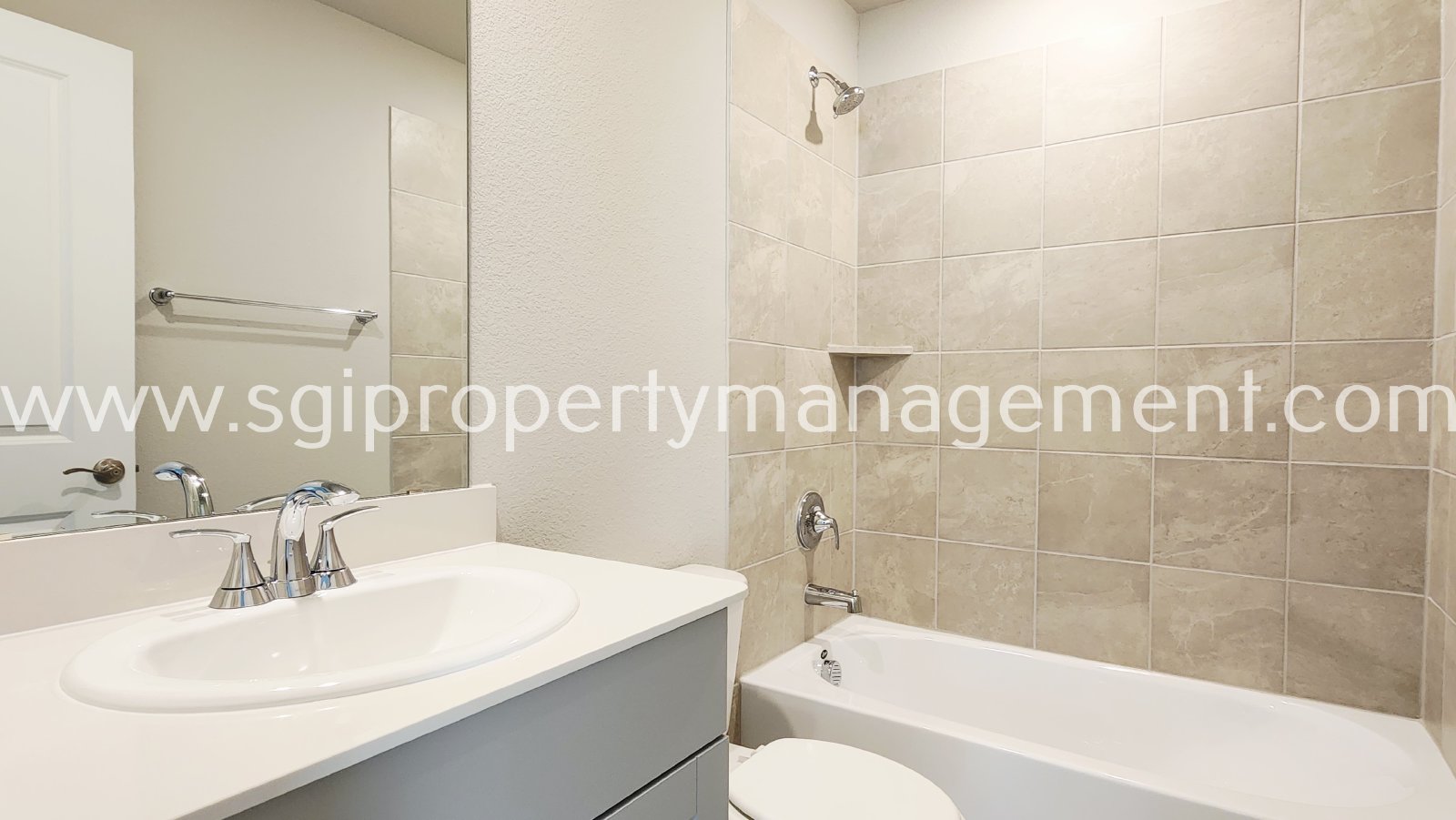 Gorgeous new build ready for move in property image