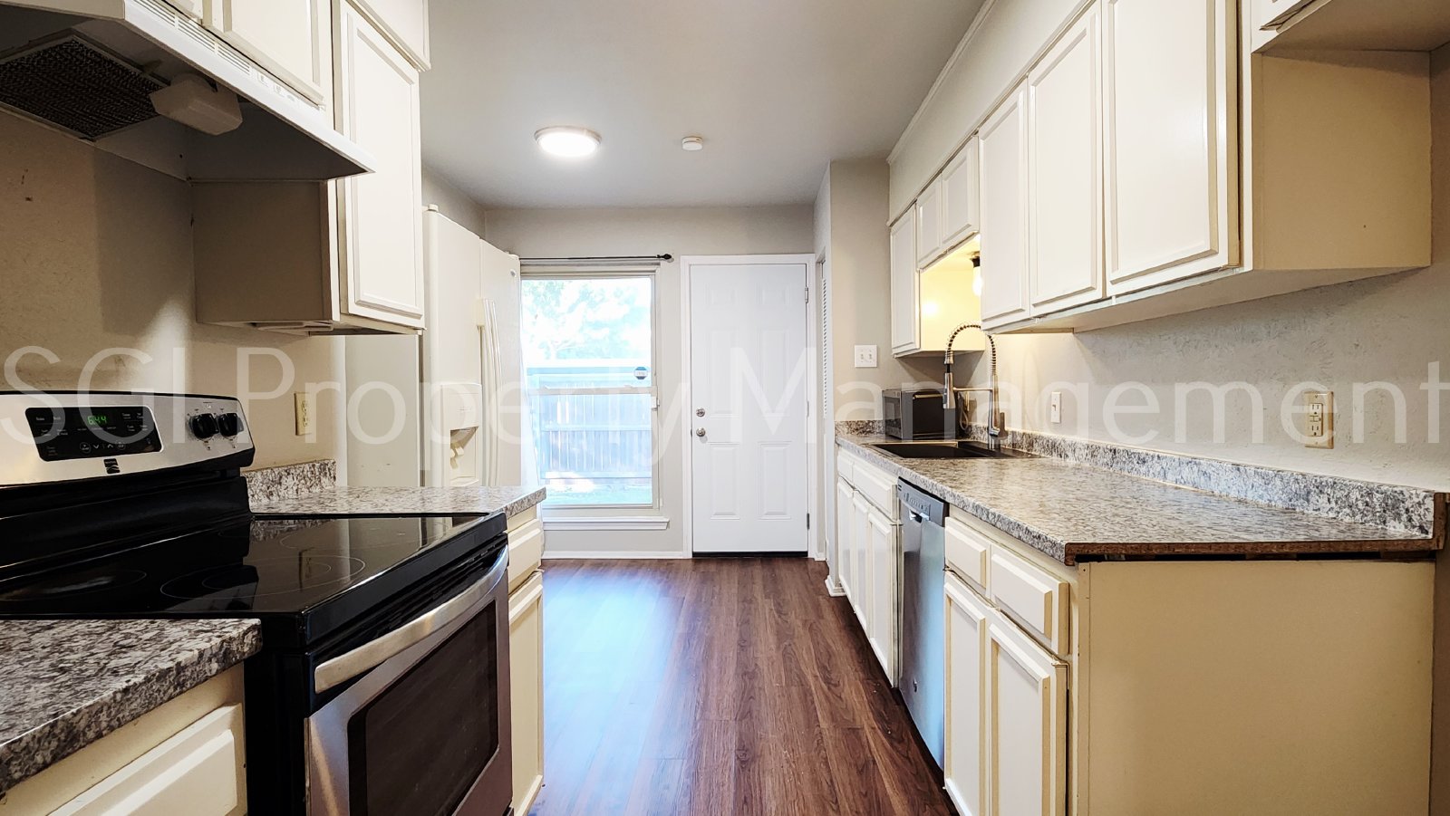 Gorgeous townhouse ready for move in property image