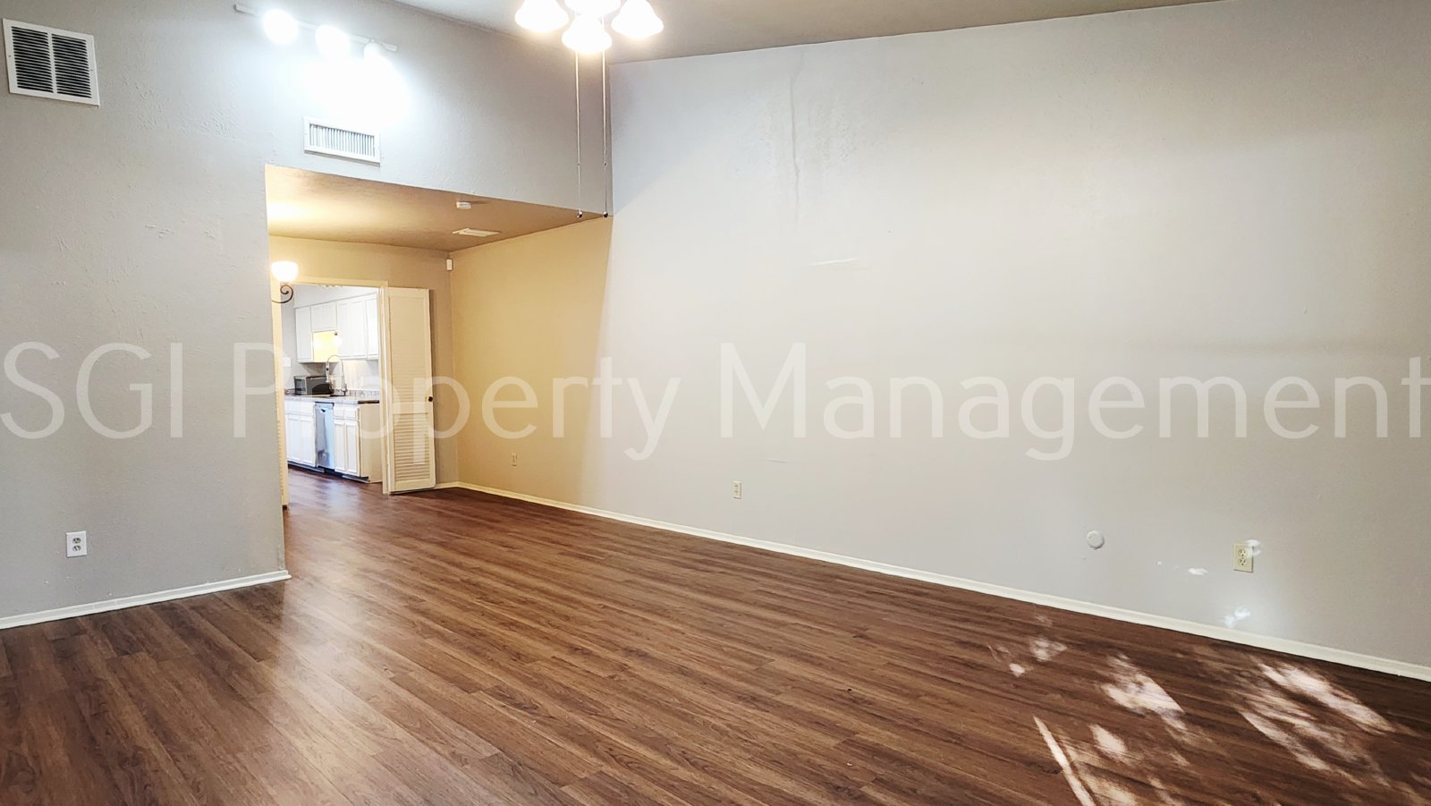 Gorgeous townhouse ready for move in property image