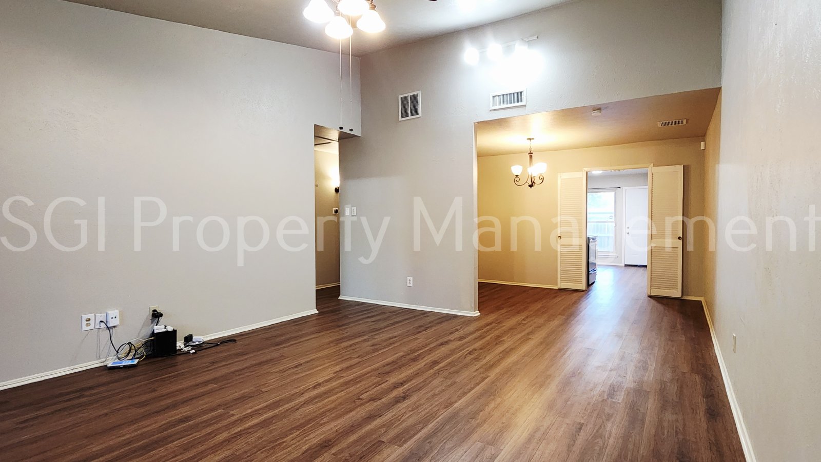 Gorgeous townhouse ready for move in property image