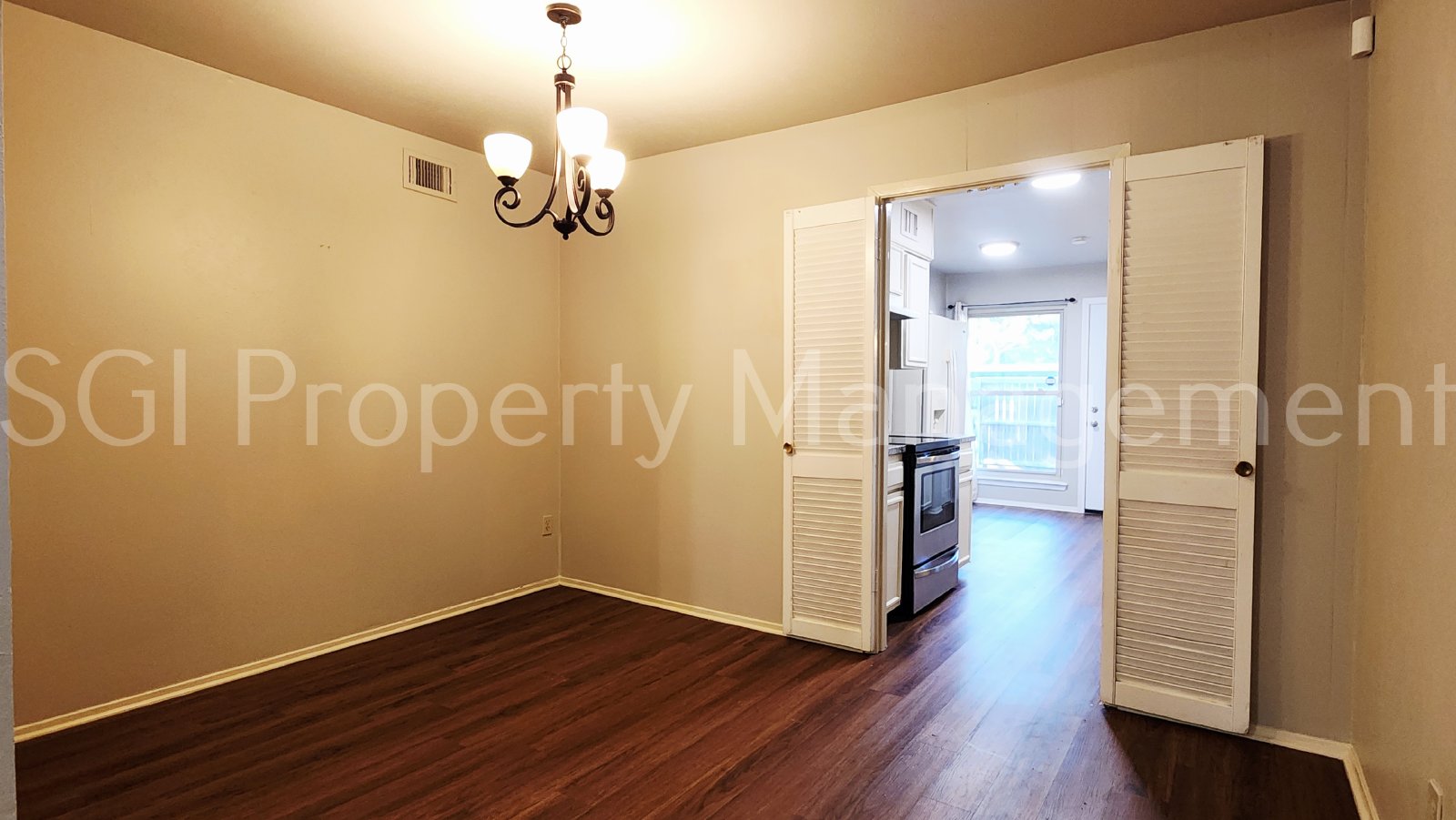 Gorgeous townhouse ready for move in property image