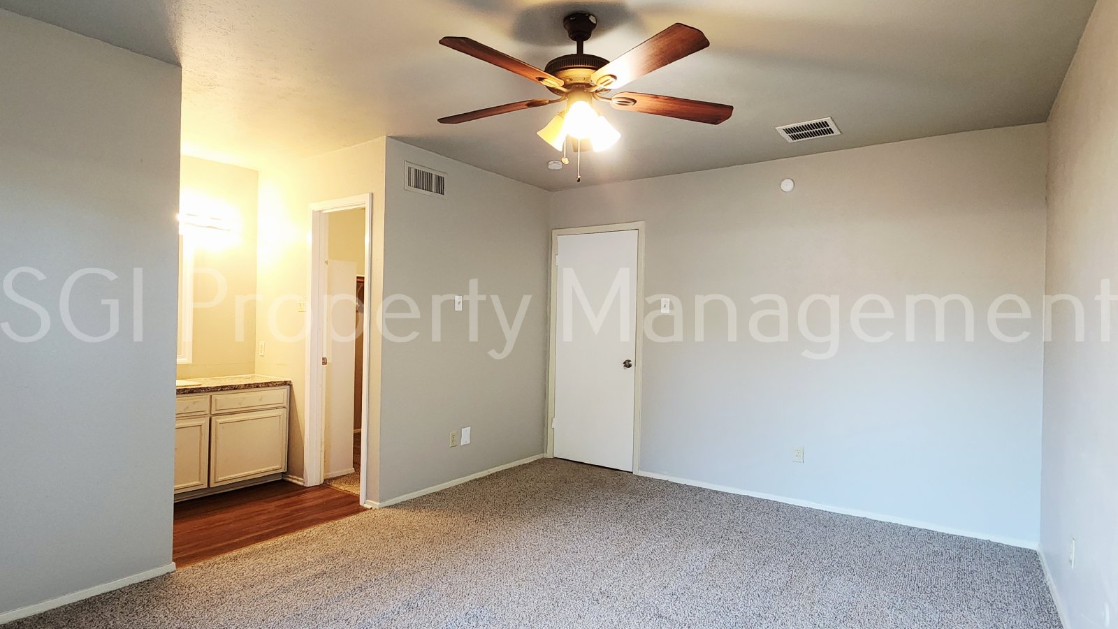 Gorgeous townhouse ready for move in property image