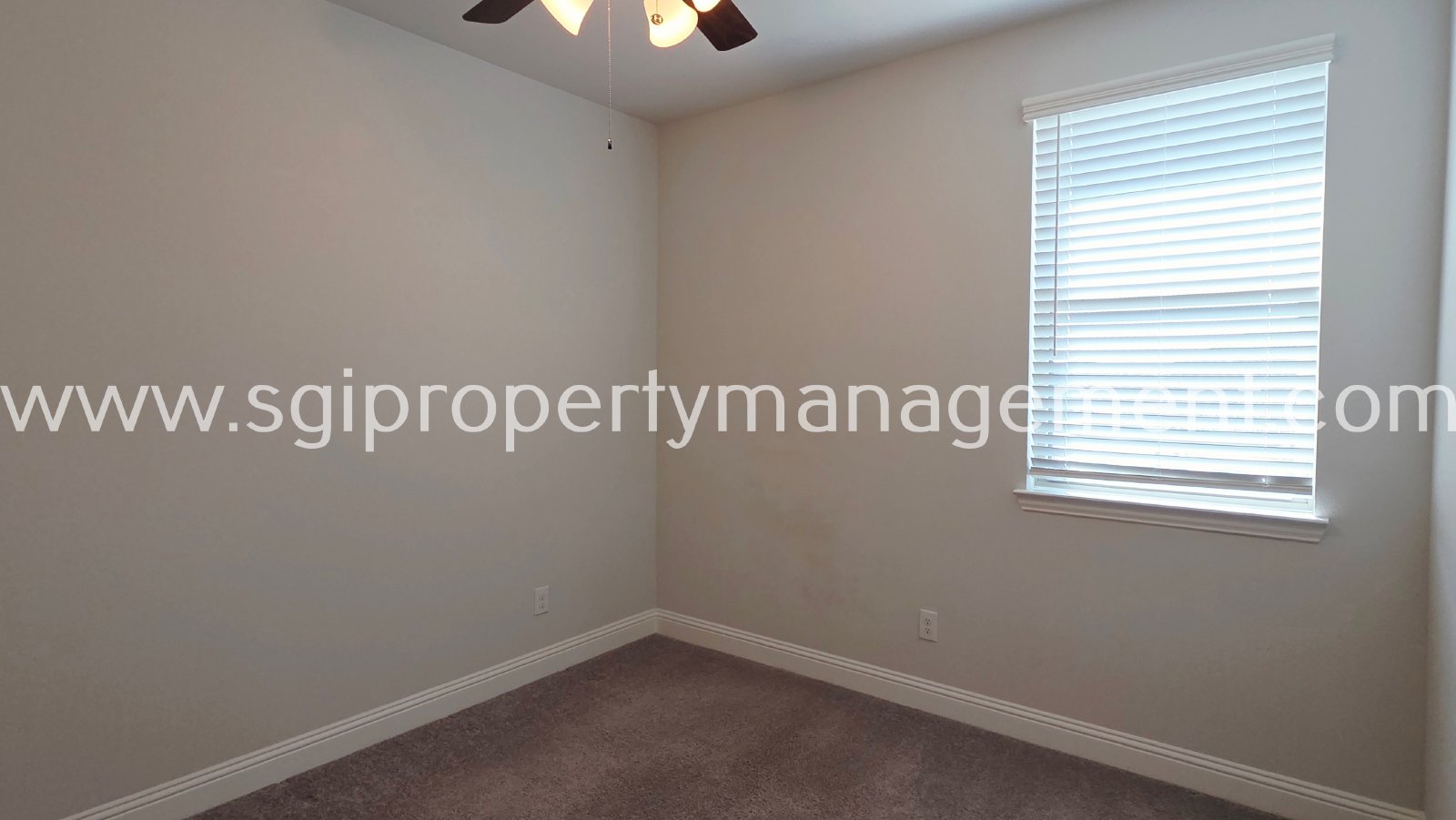 Gorgeous townhome ready for move in property image