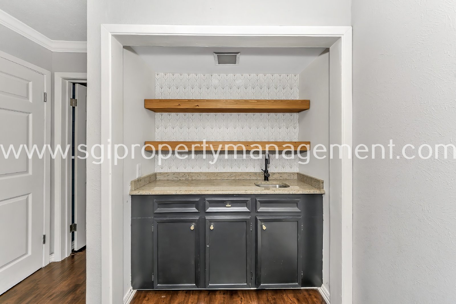 Spacious 2 bedroom condo ready for move in property image