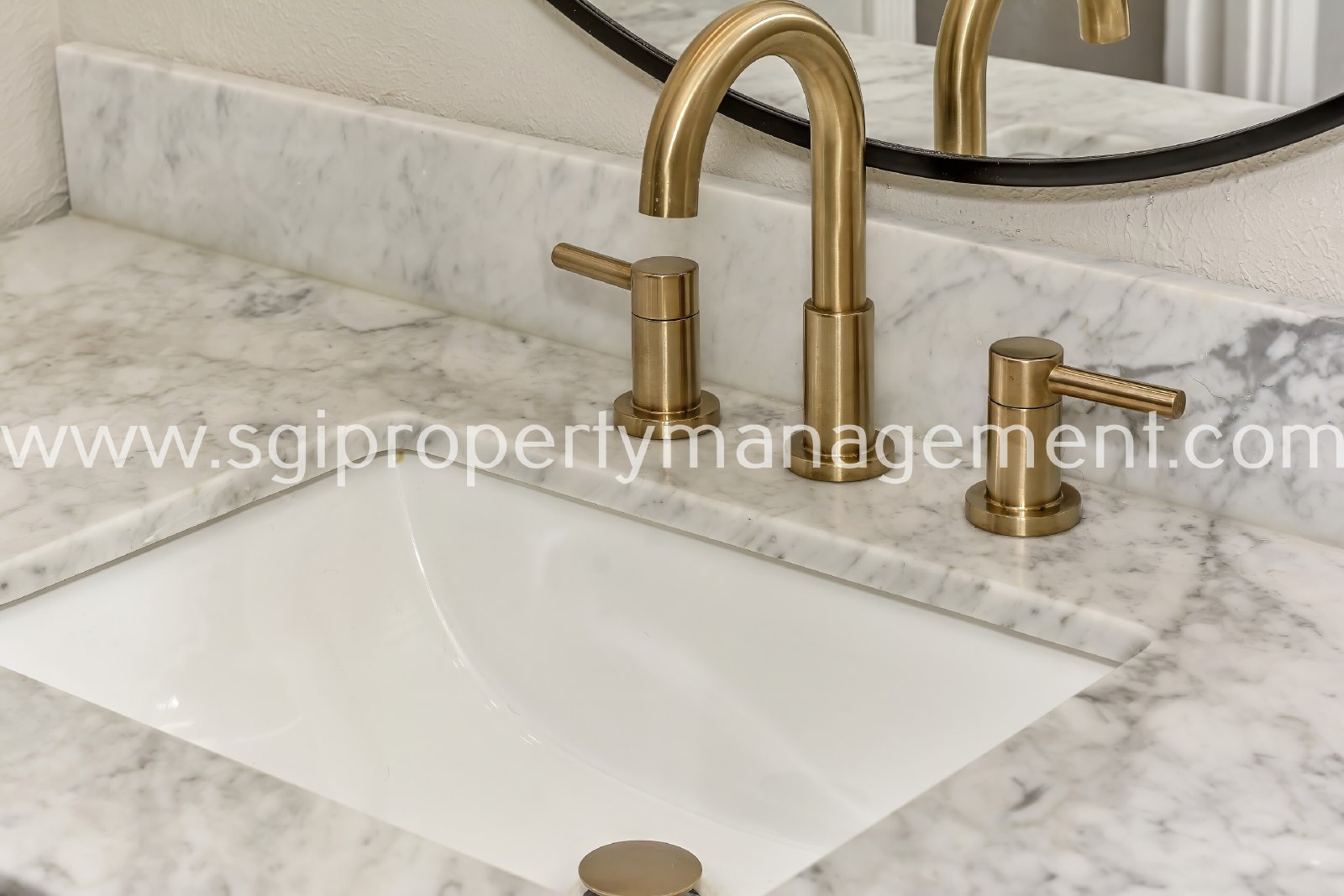 Spacious 2 bedroom condo ready for move in property image