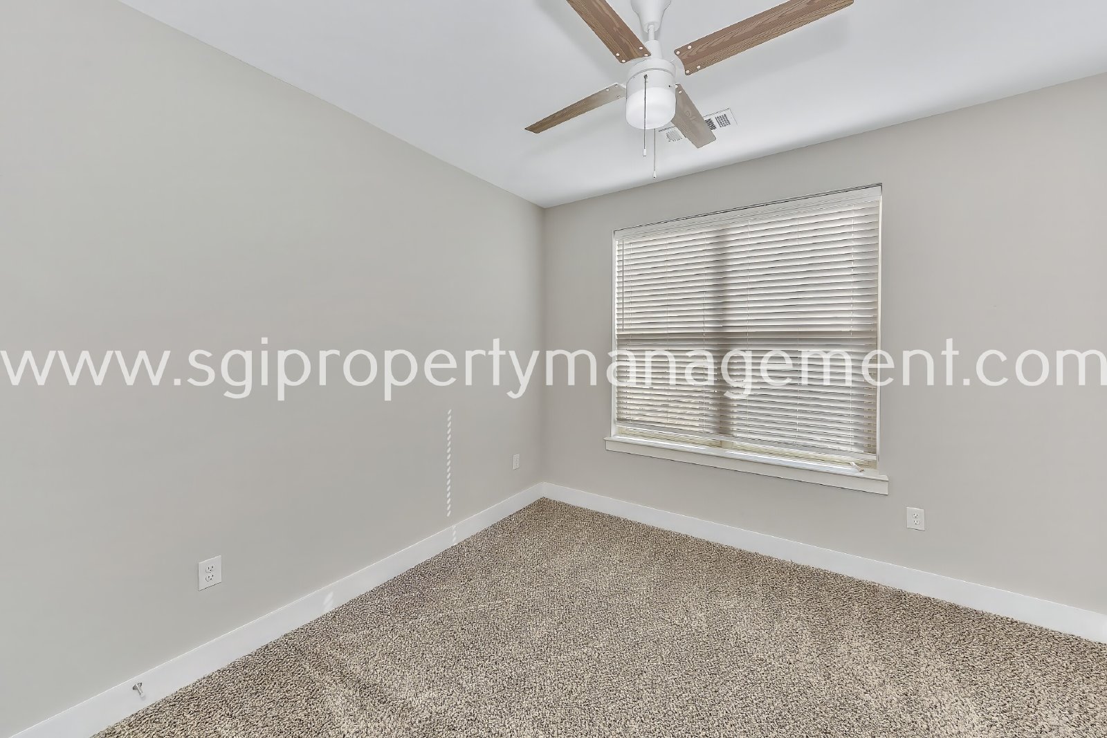 New modern 3 bedroom townhome property image