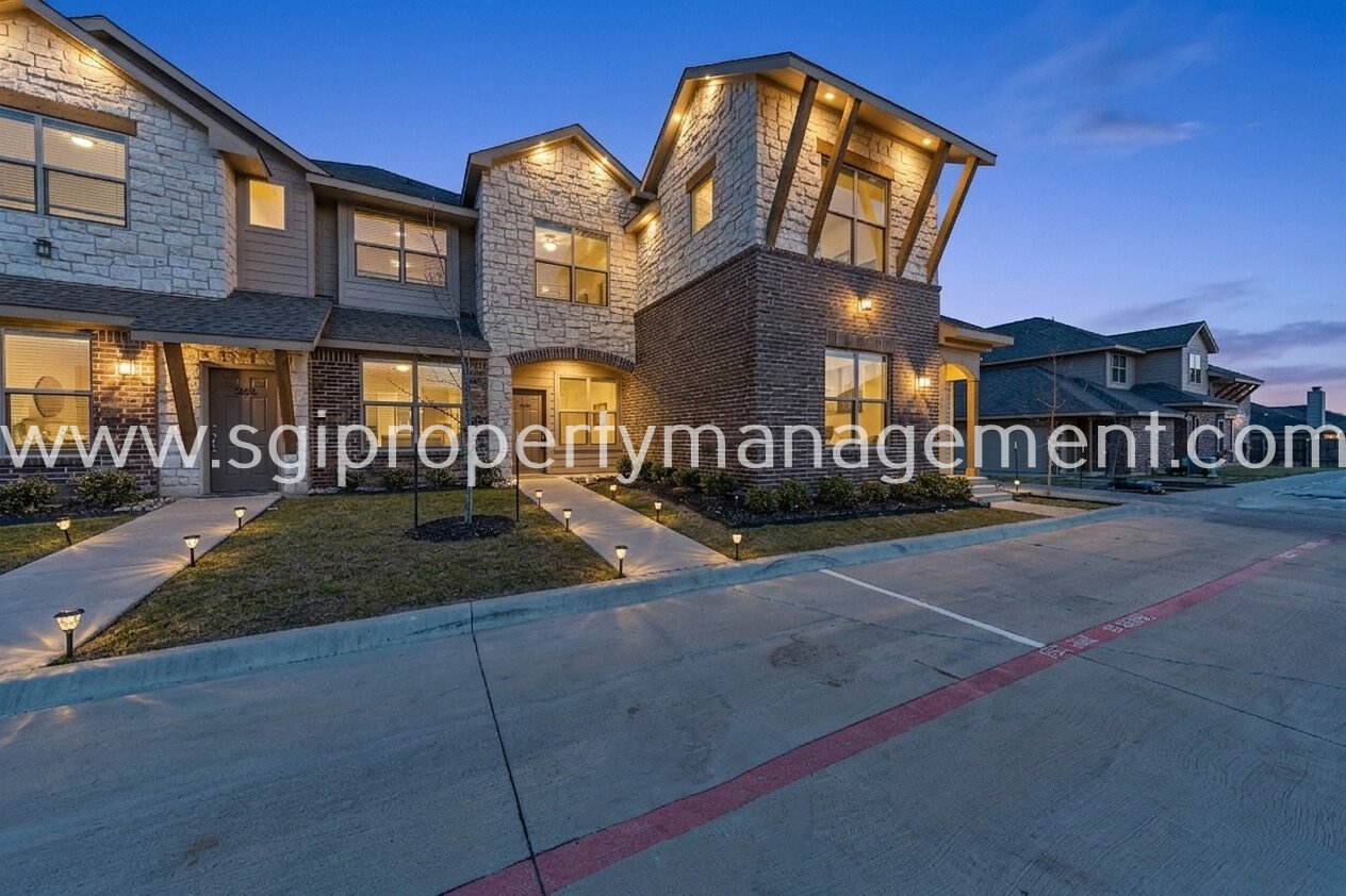 New modern 3 bedroom townhome property image