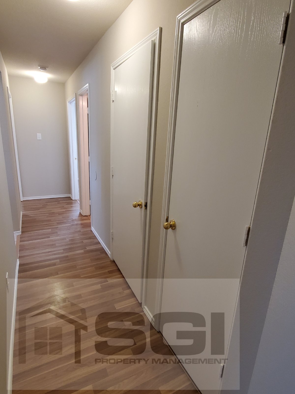 Fantastic 3 bedroom with 2 Living and 2 dining rooms property image