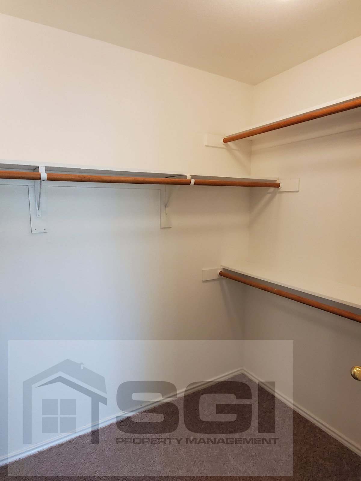 Fantastic 3 bedroom with 2 Living and 2 dining rooms property image