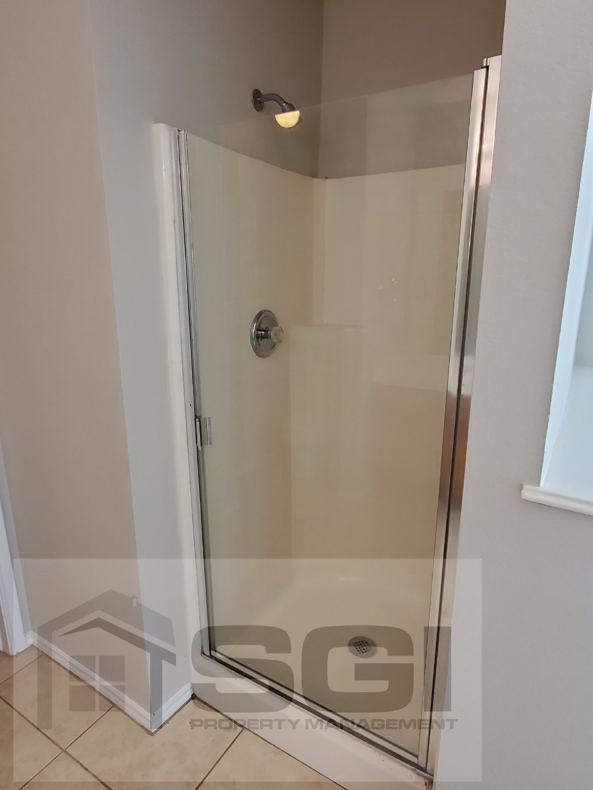 Fantastic 3 bedroom with 2 Living and 2 dining rooms property image