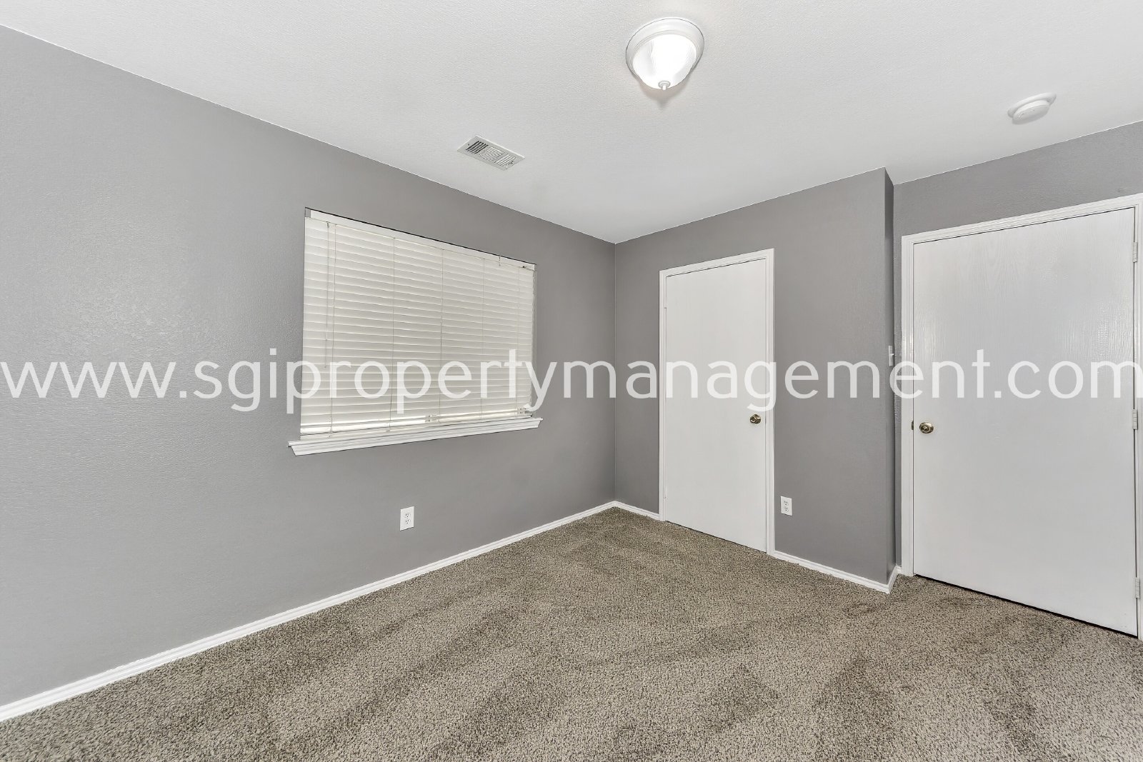 Fantastic 3 bedroom with 2 Living and 2 dining rooms property image