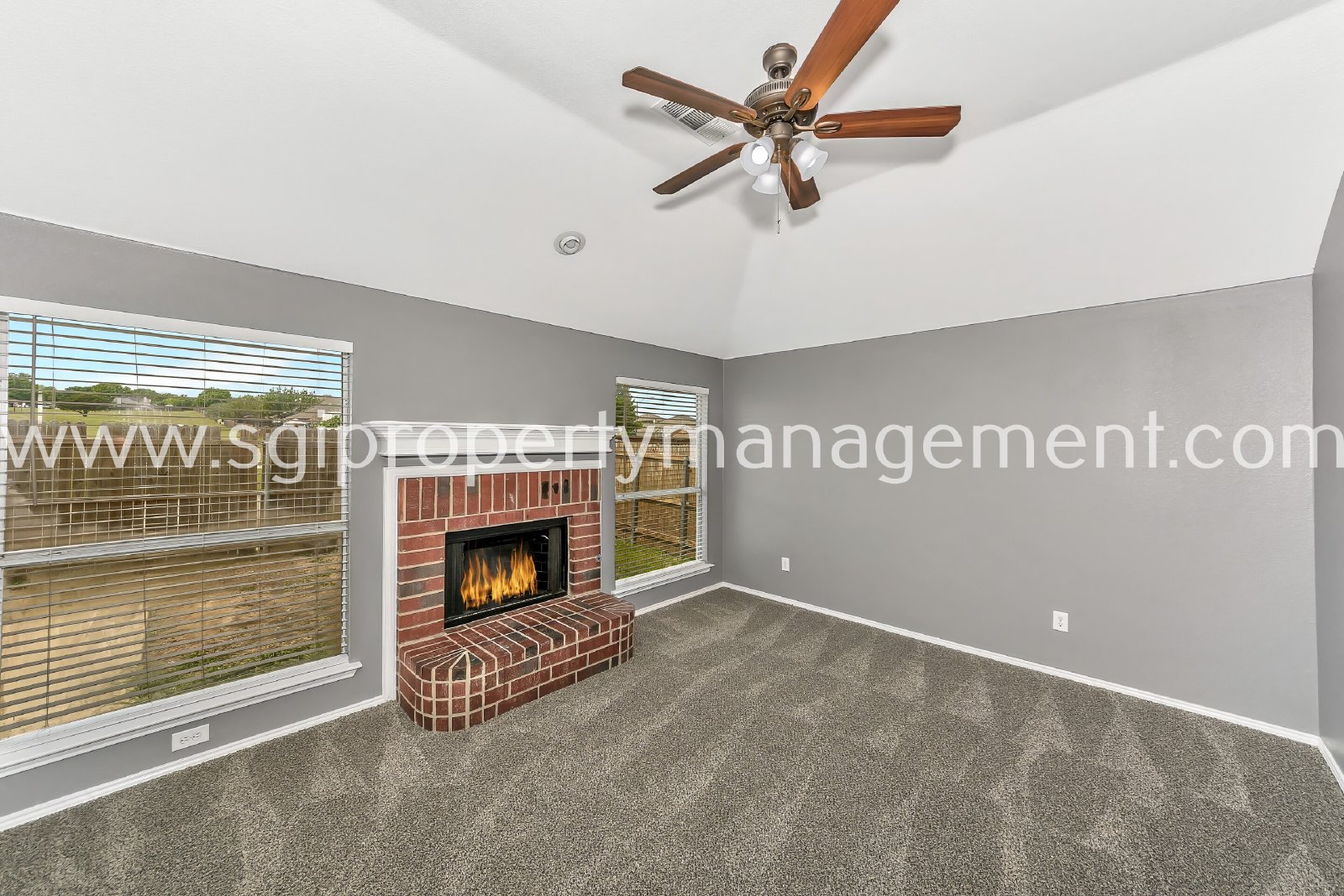 Fantastic 3 bedroom with 2 Living and 2 dining rooms property image