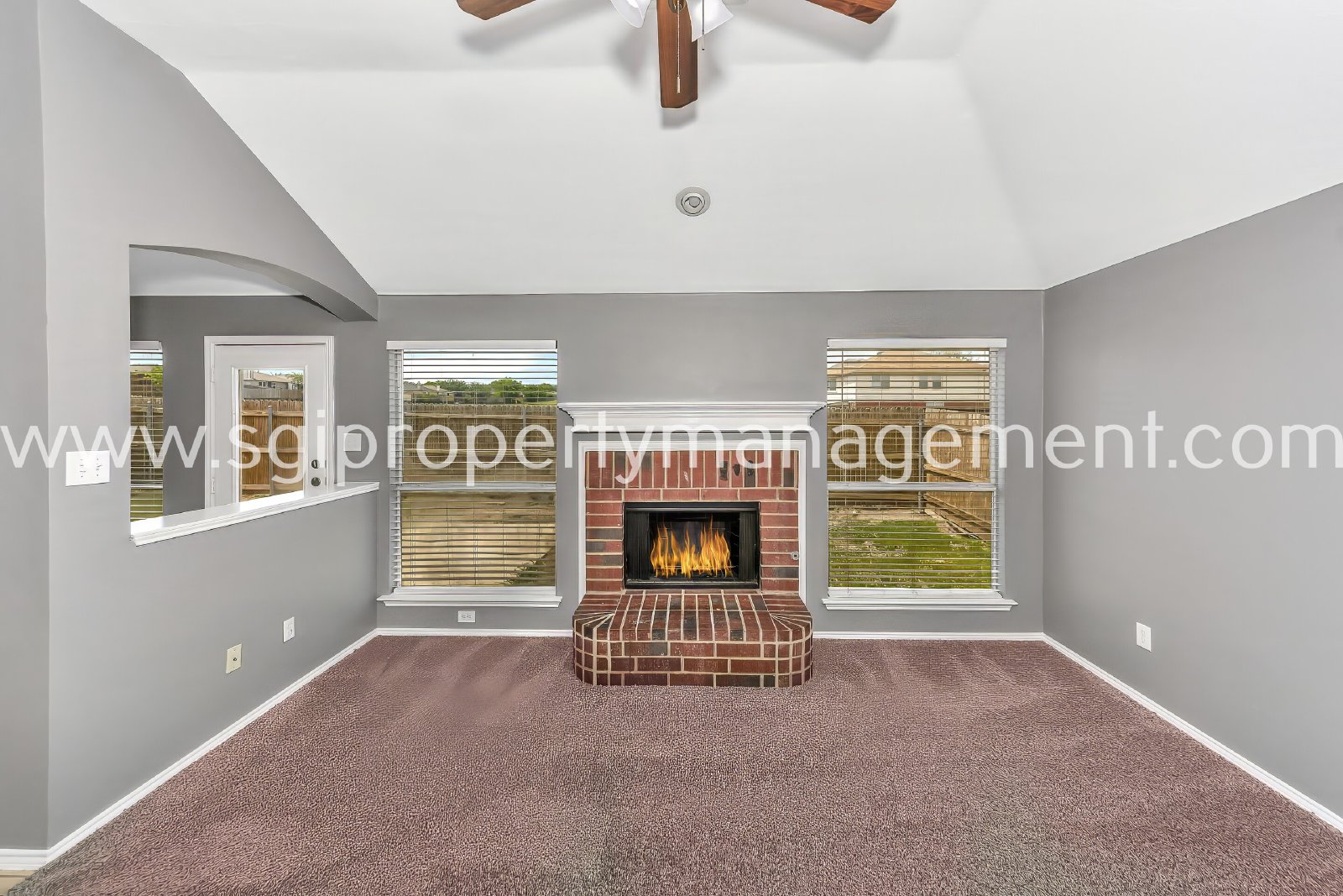 Fantastic 3 bedroom with 2 Living and 2 dining rooms property image