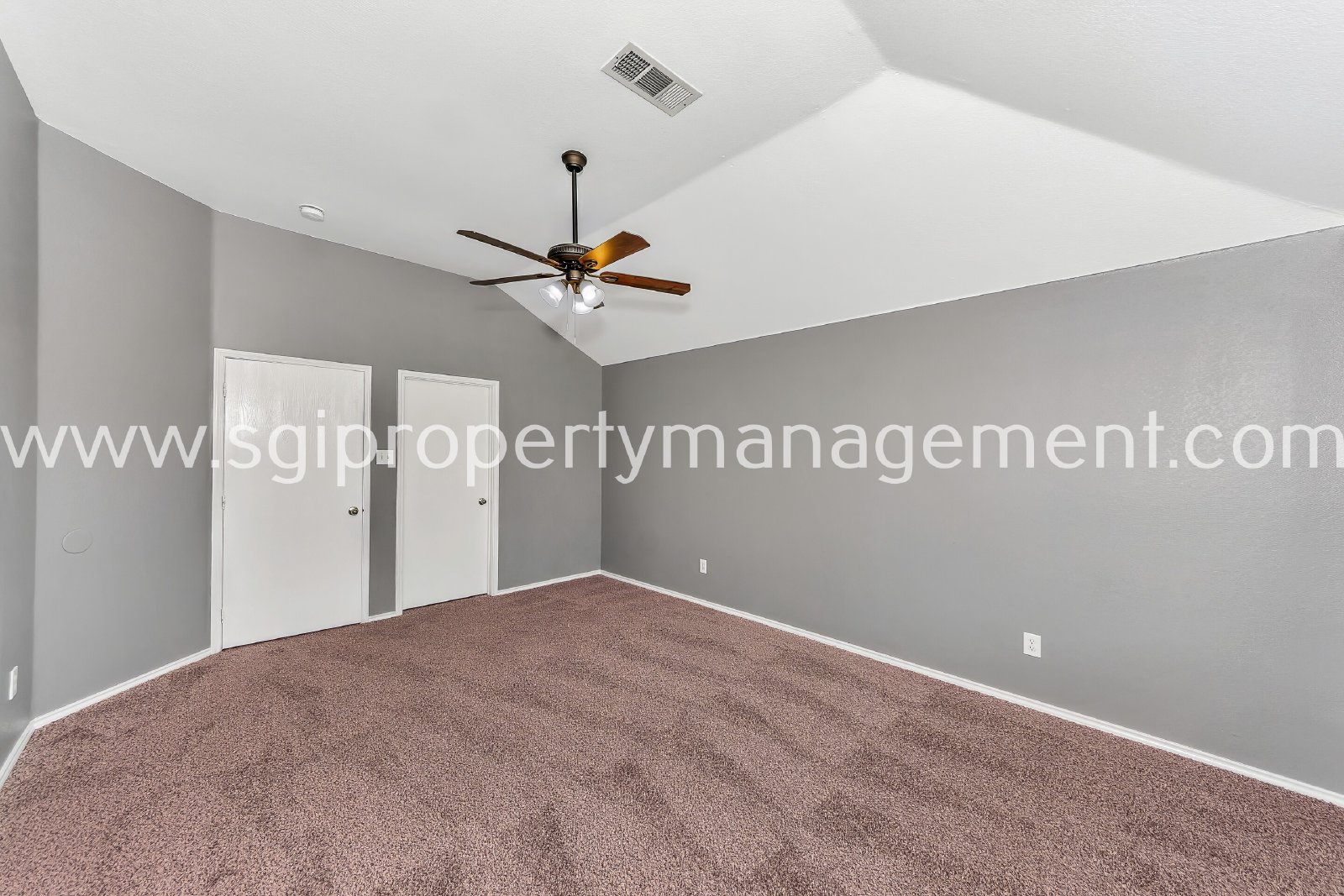 Fantastic 3 bedroom with 2 Living and 2 dining rooms property image